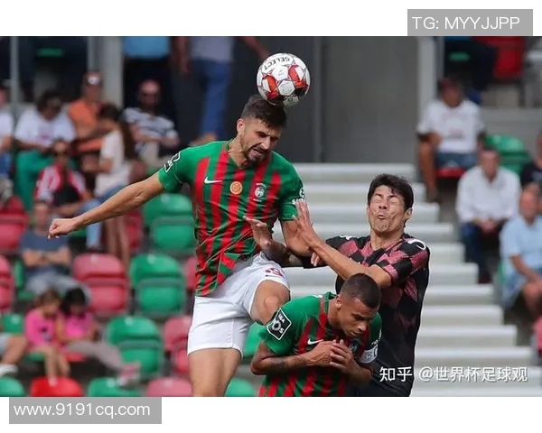 日本足球明星真实生活瞬间大揭秘展现他们场外的魅力与风采