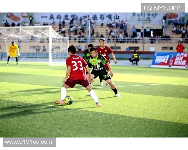 最帅足球明星在绿茵场上的精彩瞬间与踢球技巧展示